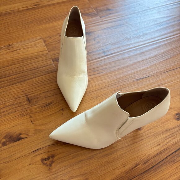 Tory Burch Vintage Leather Pointed Toe Heels - Picture 15 of 16